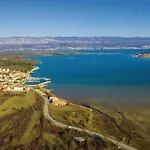 Nice Home In Malinska بيت للعطل مالينسكا