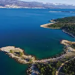 Nice Home In Malinska بيت للعطل مالينسكا