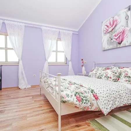 Holiday home Stunning Home In Malinska With Wifi