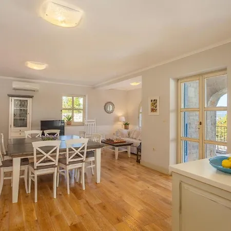 Stunning Home In Malinska With Wifi Holiday home