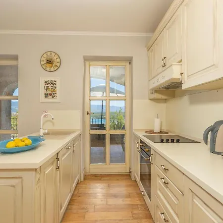 Stunning Home In Malinska With Wifi Holiday home *