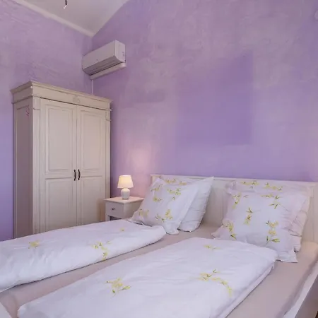 Stunning Home In Malinska With Wifi *