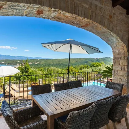 Stunning Home In Malinska With Wifi * Malinska