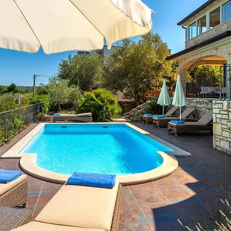 Holiday home Stunning Home In Malinska With Wifi