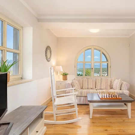 Stunning Home In Malinska With Wifi